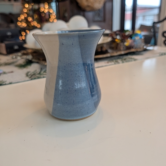 Two-Tone Ceramic Vase - Picture 6 of 15